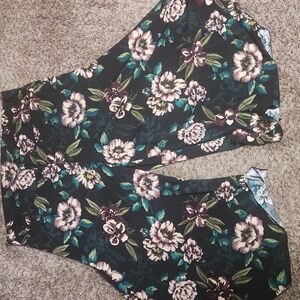 Du Jour Black Floral Wide Leg Crop Pants